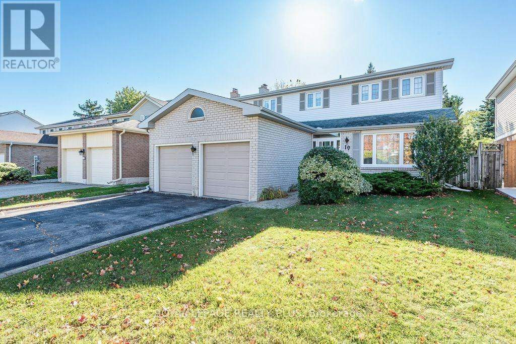 19 Macdougall Drive, Brampton, ON, L6S 3P4