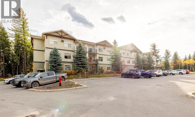 210-1330 Whitewood Crescent