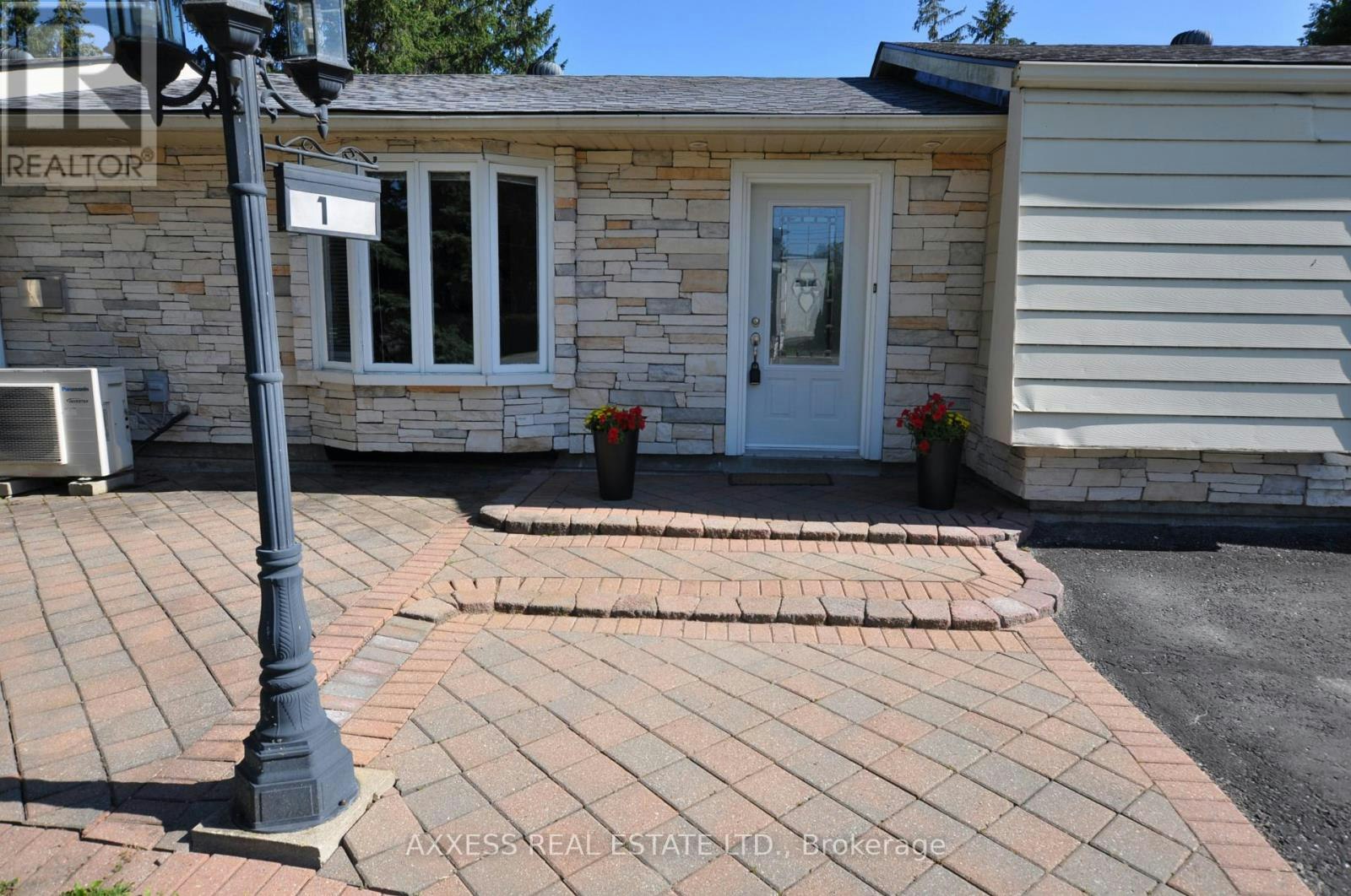 1 Pinetree Court, Ramara, ON, L0K 1B0 - 2