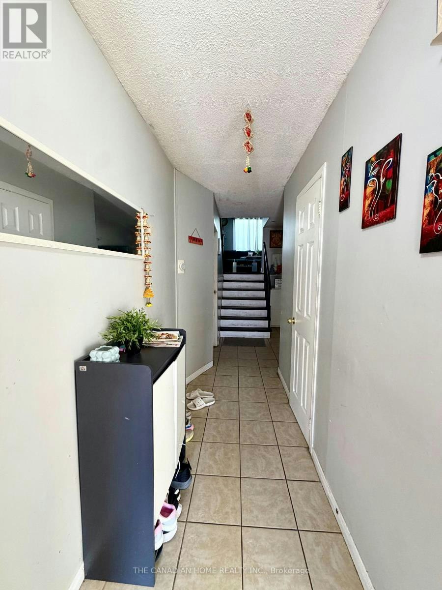 15 Hinchley Wood Grove, Brampton, ON, L6V 3M4 - 2