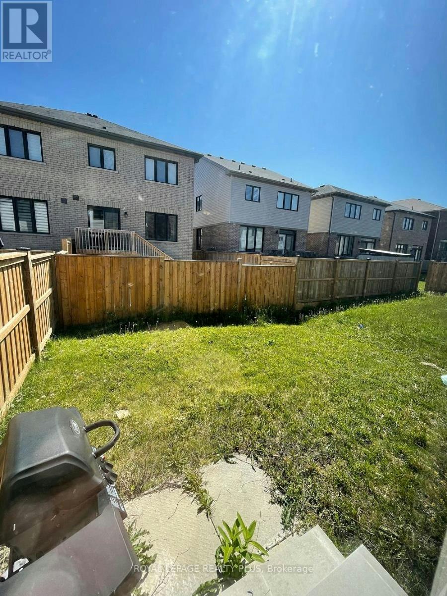 12 Pagebrook Crescent, Hamilton, ON, L8J 0K7 - 17