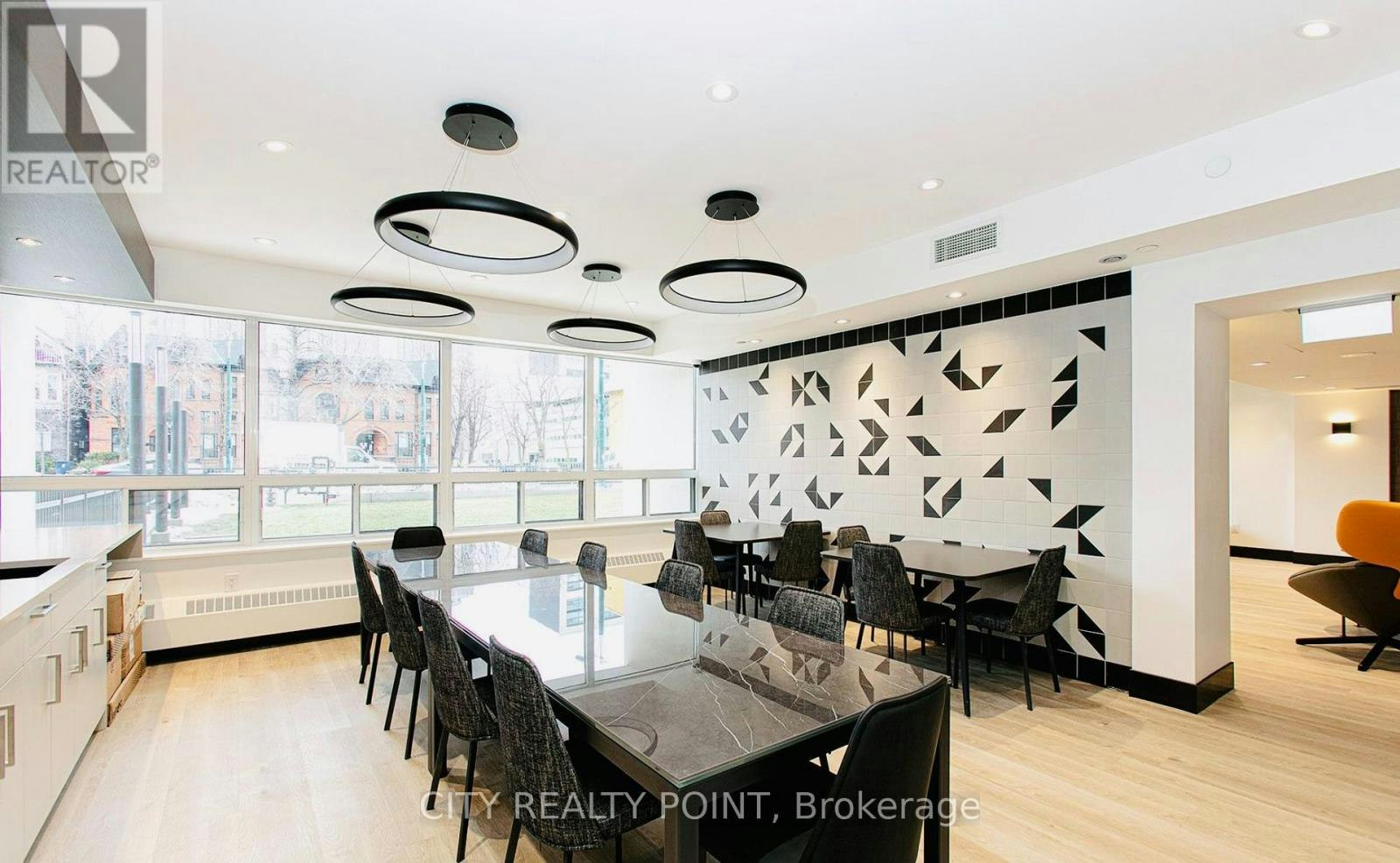 404-666 Spadina Avenue, Toronto, ON, M5S 2H8 - 17