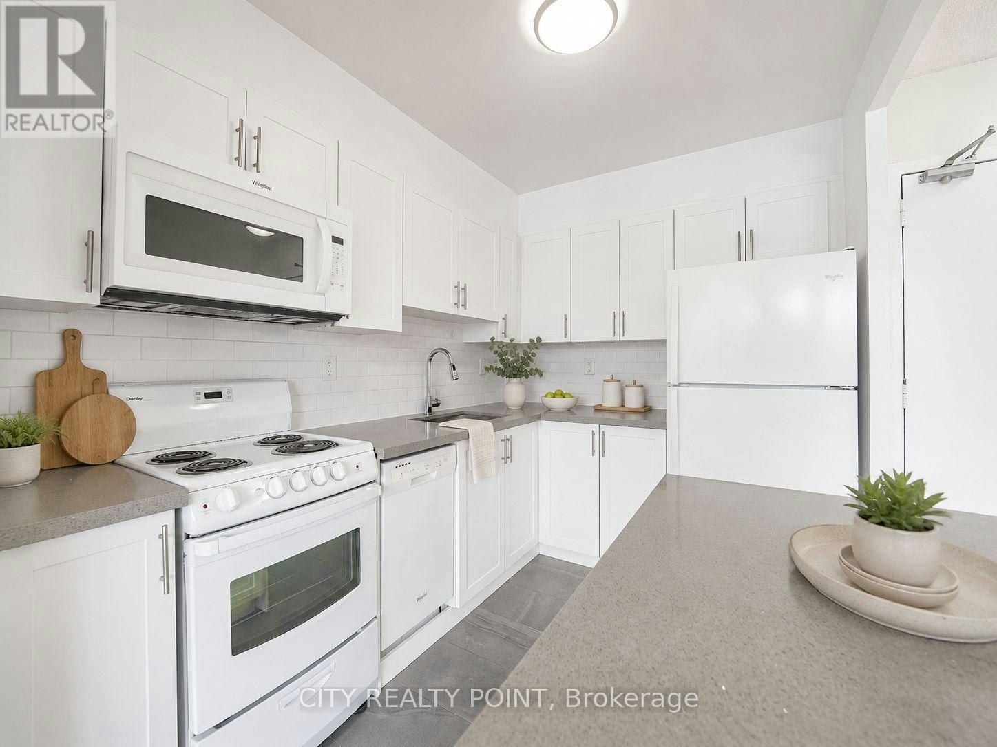 404-666 Spadina Avenue, Toronto, ON, M5S 2H8 - 3