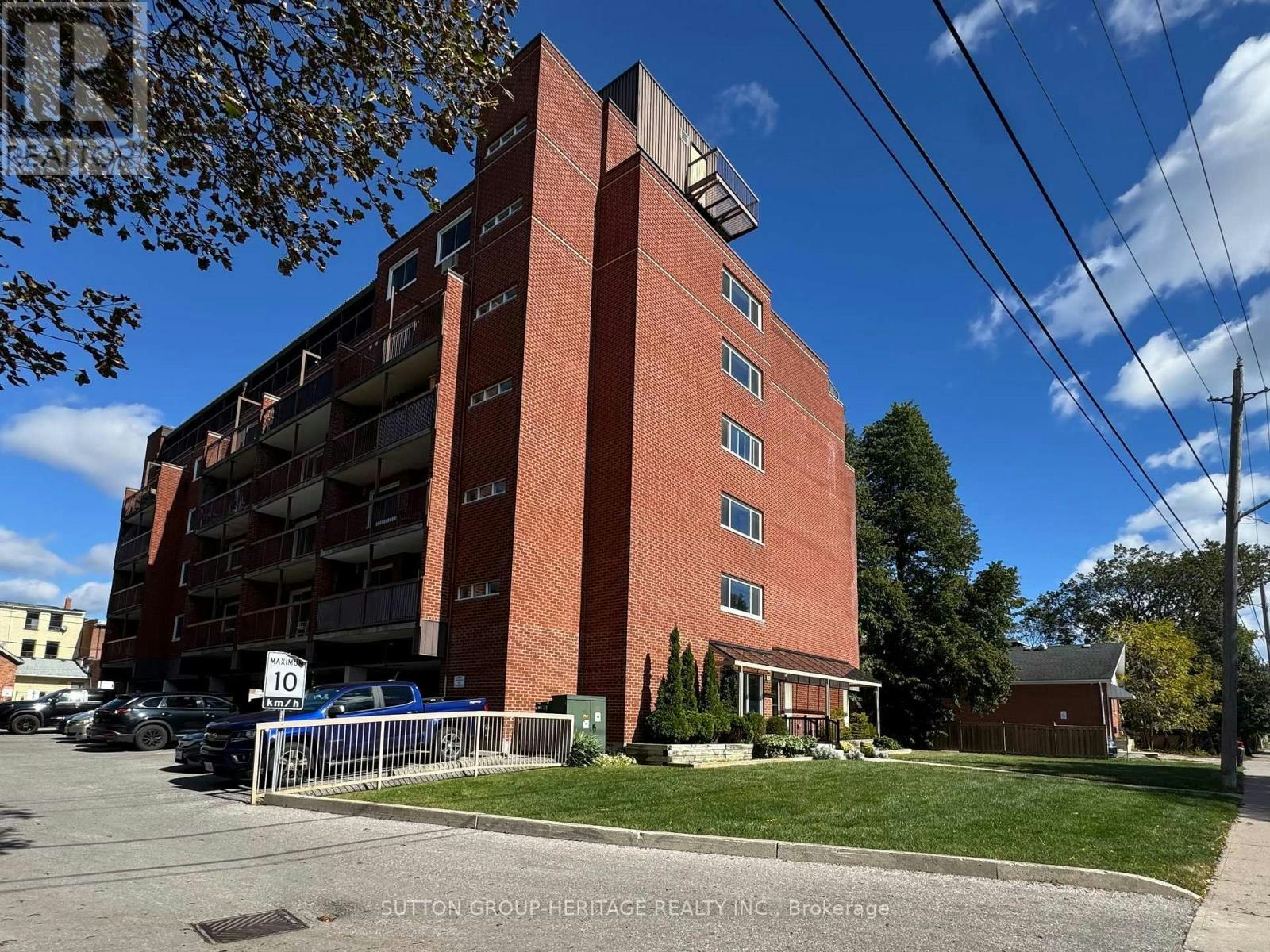 403-144 Queen Street W, Clarington, ON, L1C 1M9 - 2
