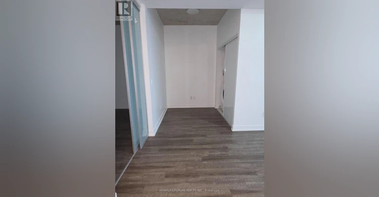 724-15 Baseball Place, Toronto, ON, M4M 0E6 - 4
