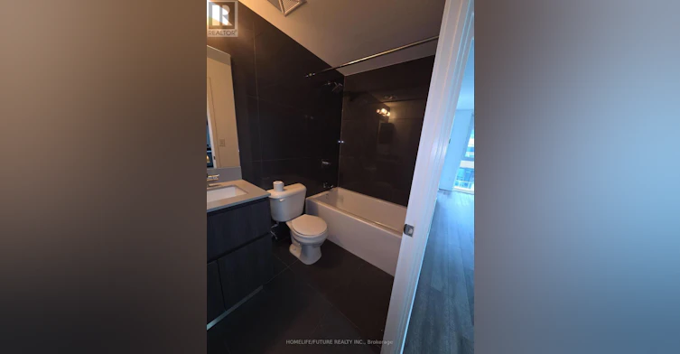 724-15 Baseball Place, Toronto, ON, M4M 0E6 - 11