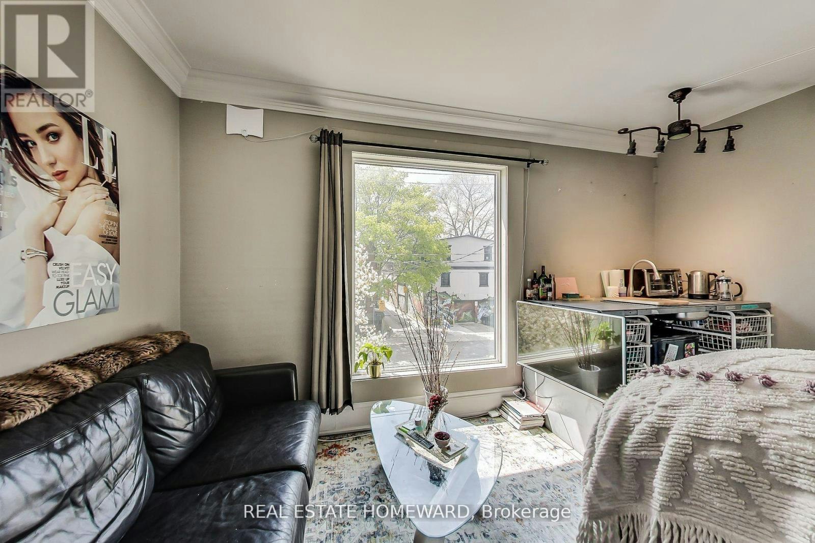 4-73 Elm Grove Avenue, Toronto, ON, M6K 2J2 - 2