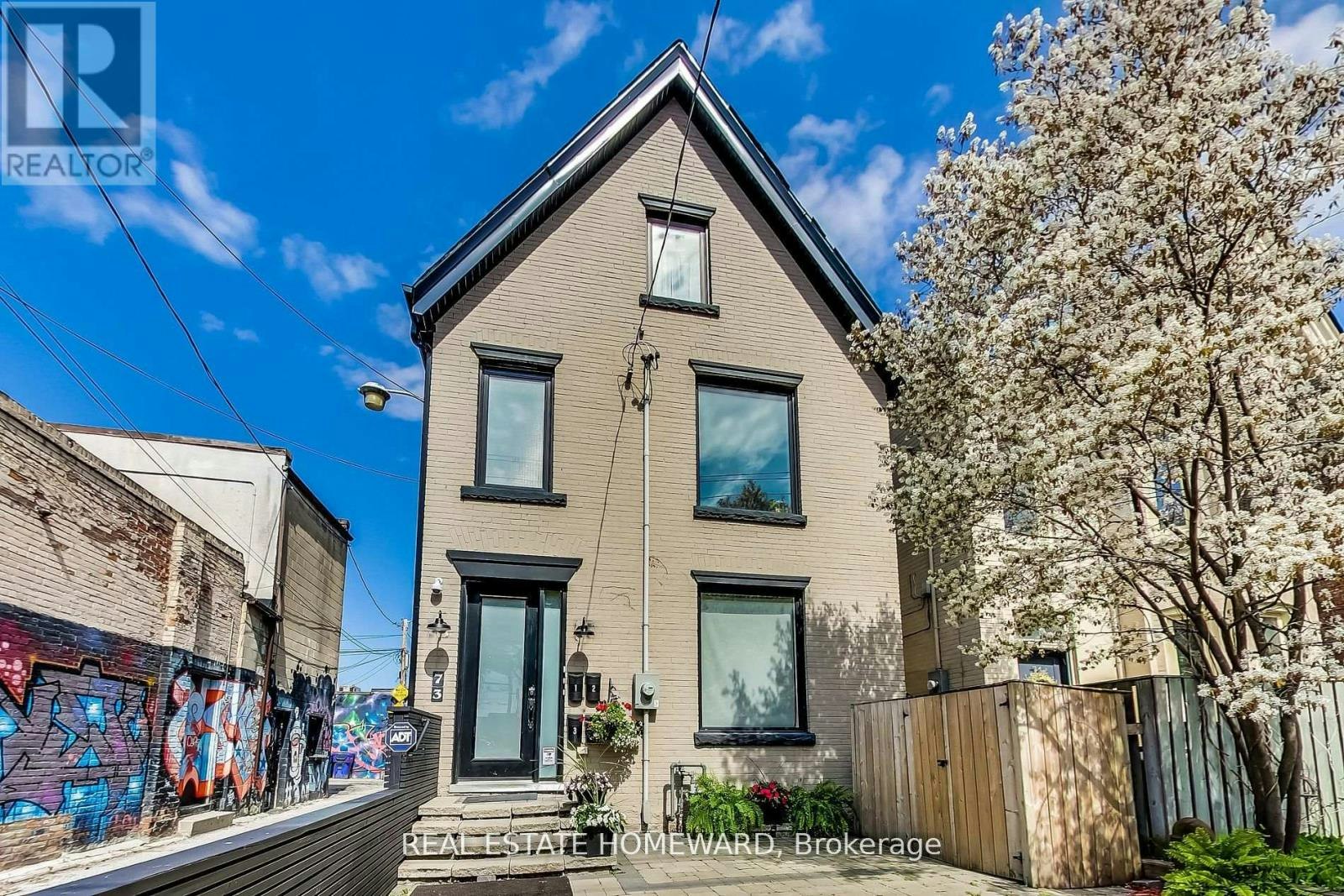 4-73 Elm Grove Avenue, Toronto, ON, M6K 2J2