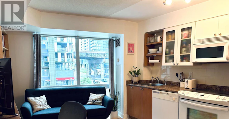 302-600 Fleet Street, Toronto, ON, M5V 1B7 - 3