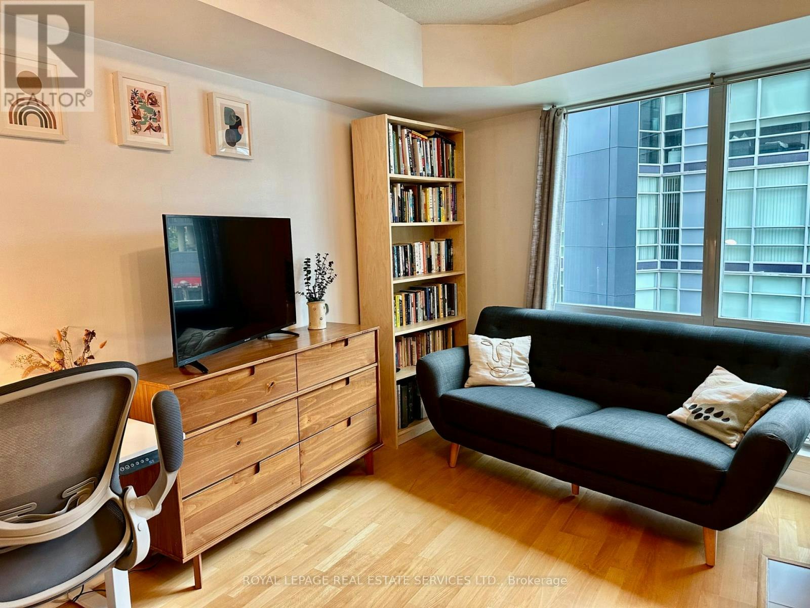 302-600 Fleet Street, Toronto, ON, M5V 1B7 - 4