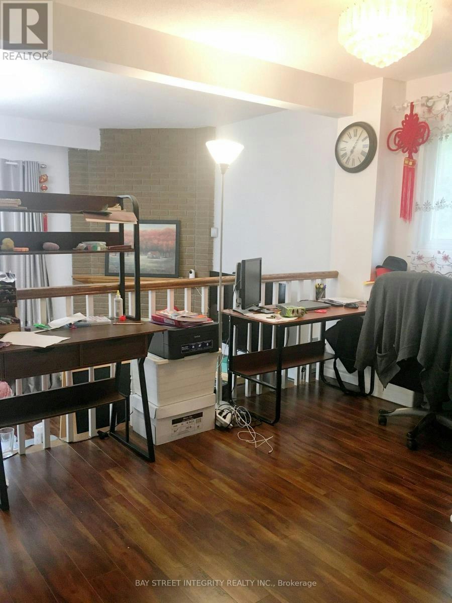 UPPER-98 Carolbreen Square, Toronto, ON, M1V 1H5 - 3