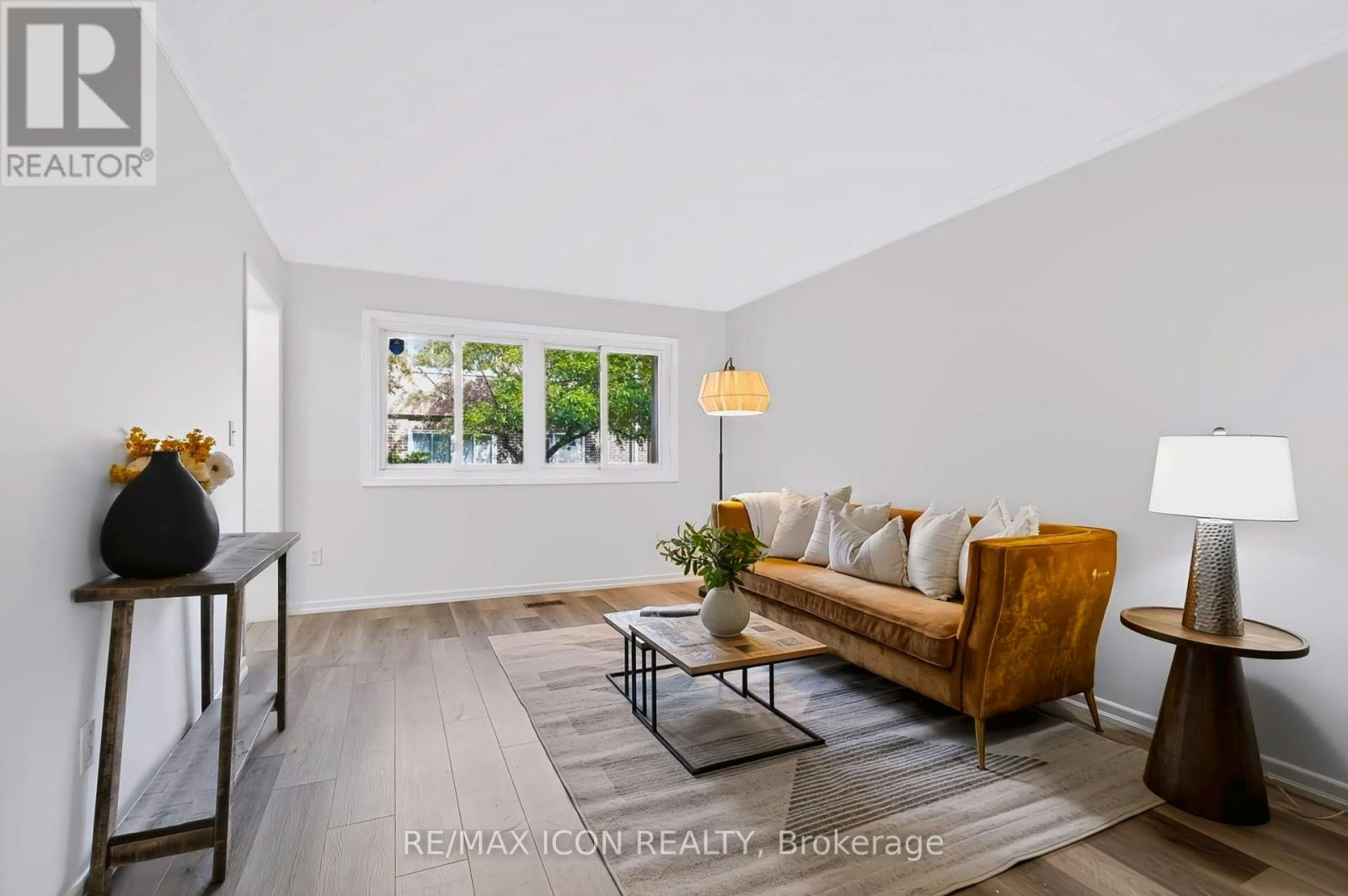 102-121 University Avenue E, Waterloo, ON, N2J 4J1