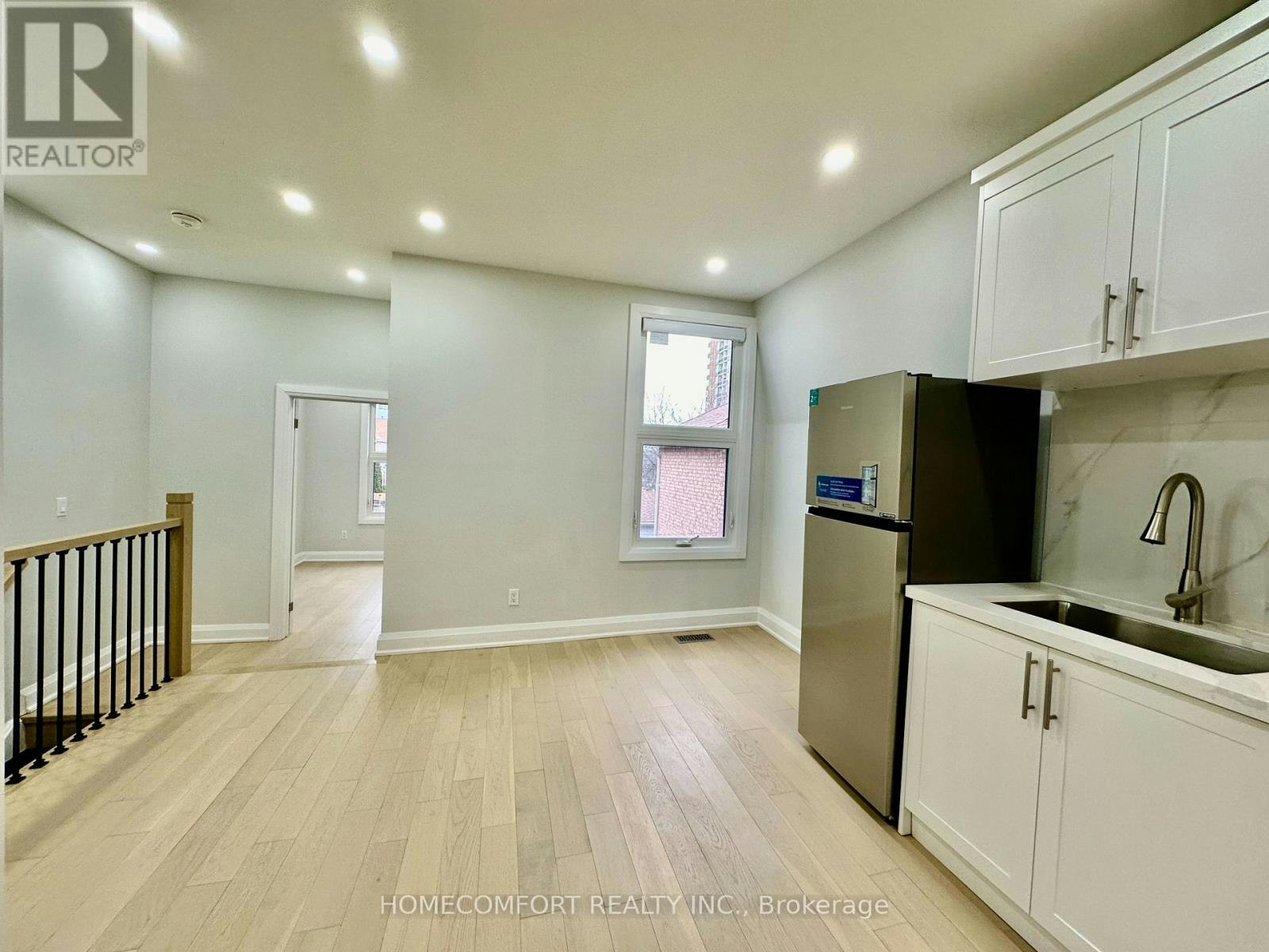 UPPER-211 Osler Street, Toronto, ON, M6N 2Z2 - 3