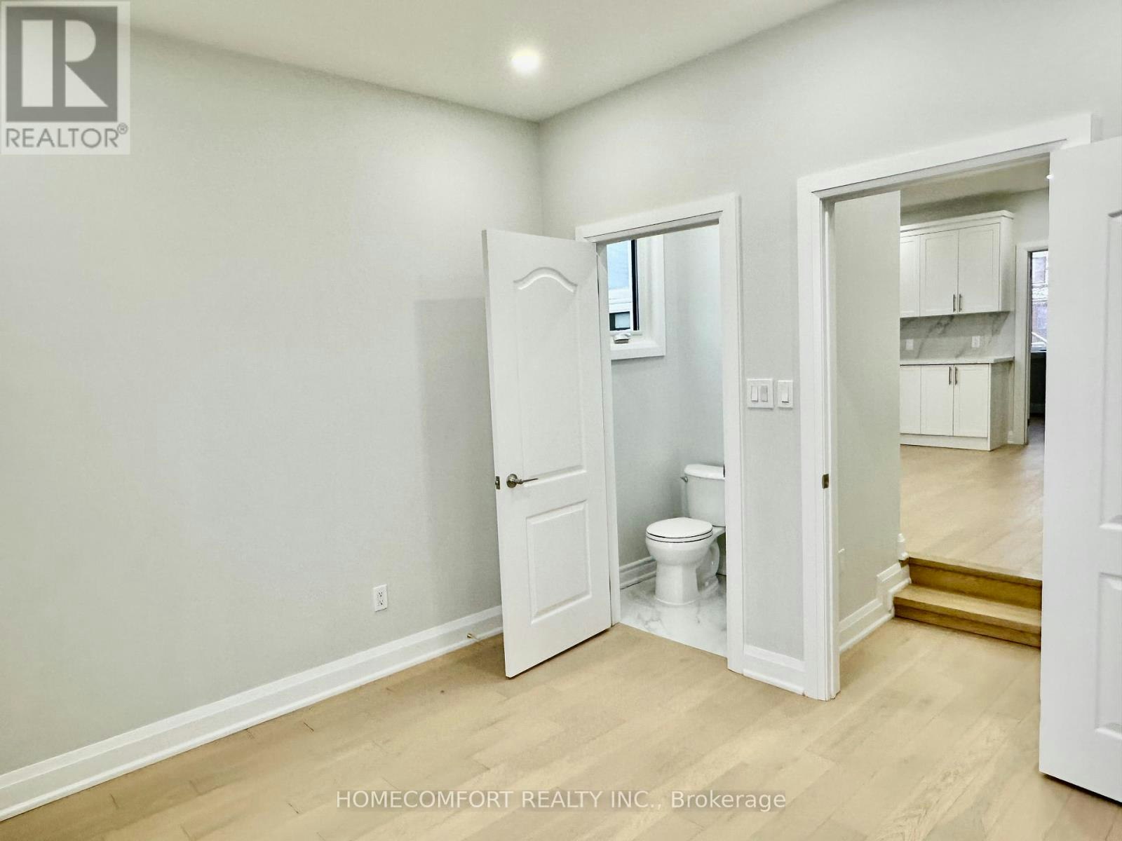 UPPER-211 Osler Street, Toronto, ON, M6N 2Z2 - 17