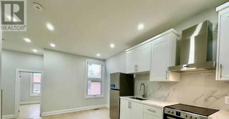 UPPER-211 Osler Street, Toronto, ON, M6N 2Z2 - 2