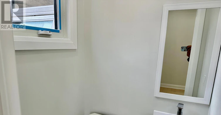 UPPER-211 Osler Street, Toronto, ON, M6N 2Z2 - 18