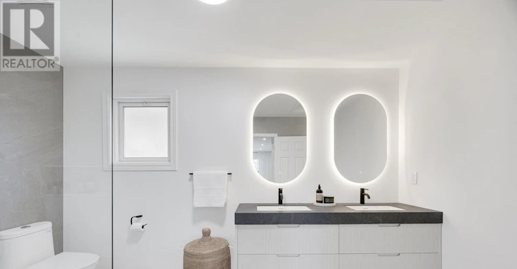 2048 Sixth Line, Oakville, ON, L6H 3N2 - 23