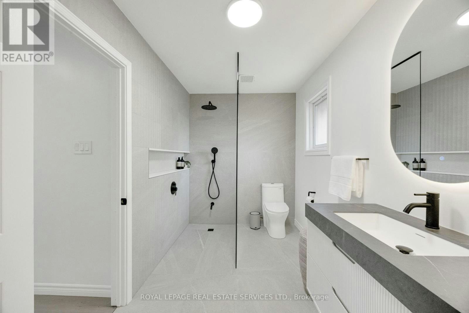 2048 Sixth Line, Oakville, ON, L6H 3N2 - 24