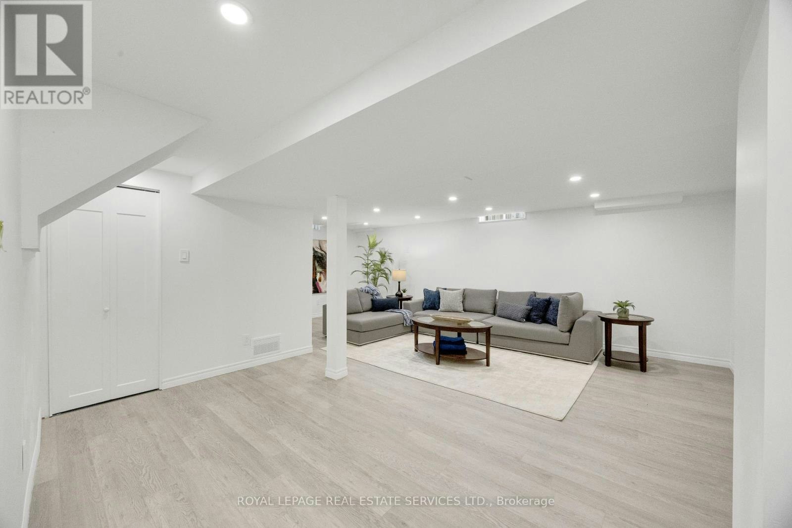 2048 Sixth Line, Oakville, ON, L6H 3N2 - 33
