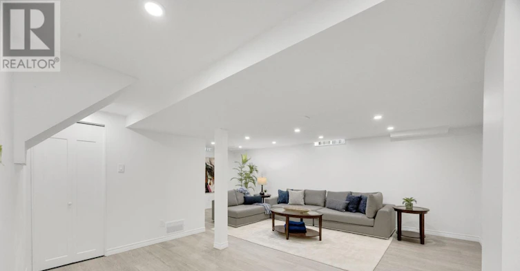 2048 Sixth Line, Oakville, ON, L6H 3N2 - 33
