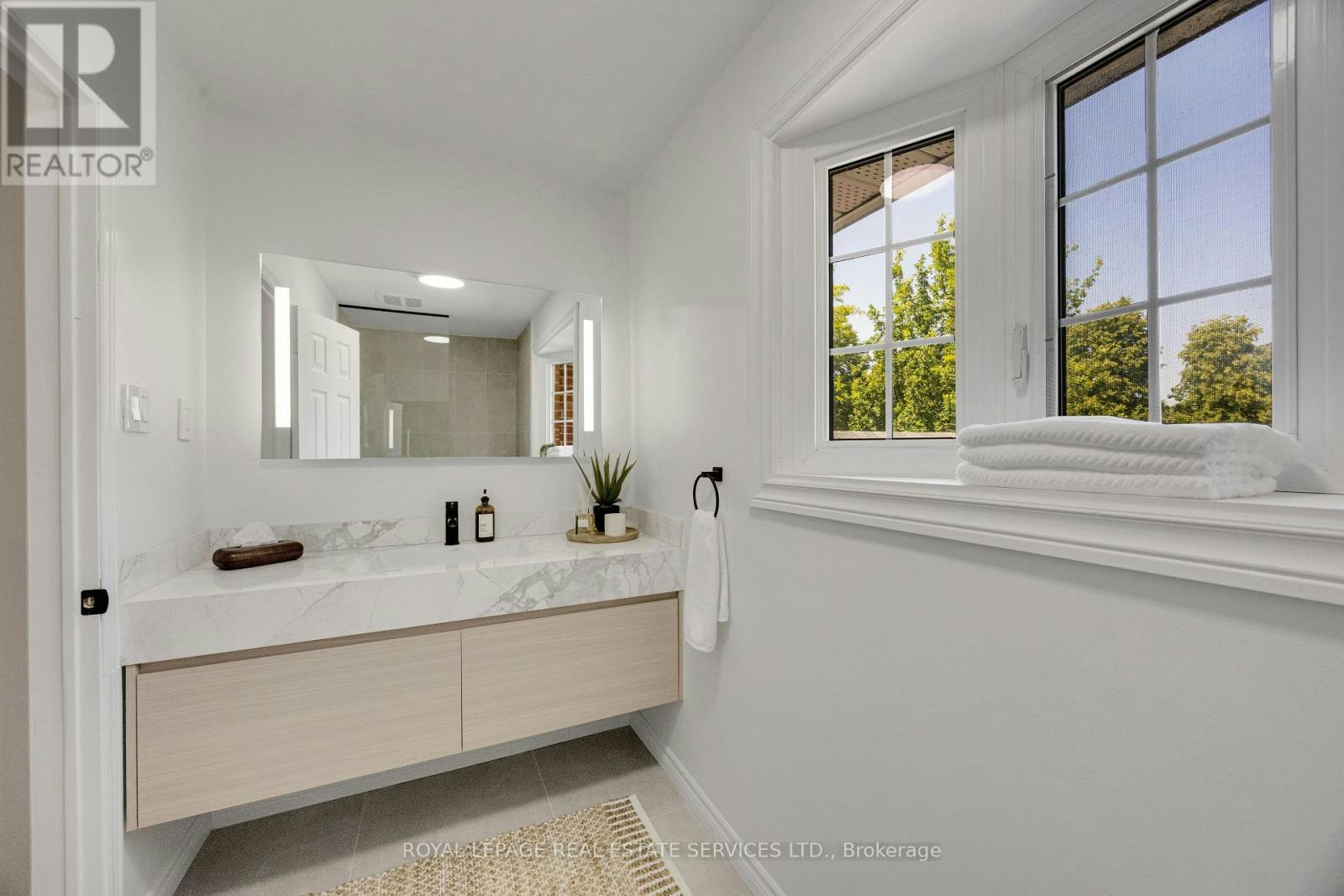 2048 Sixth Line, Oakville, ON, L6H 3N2 - 31