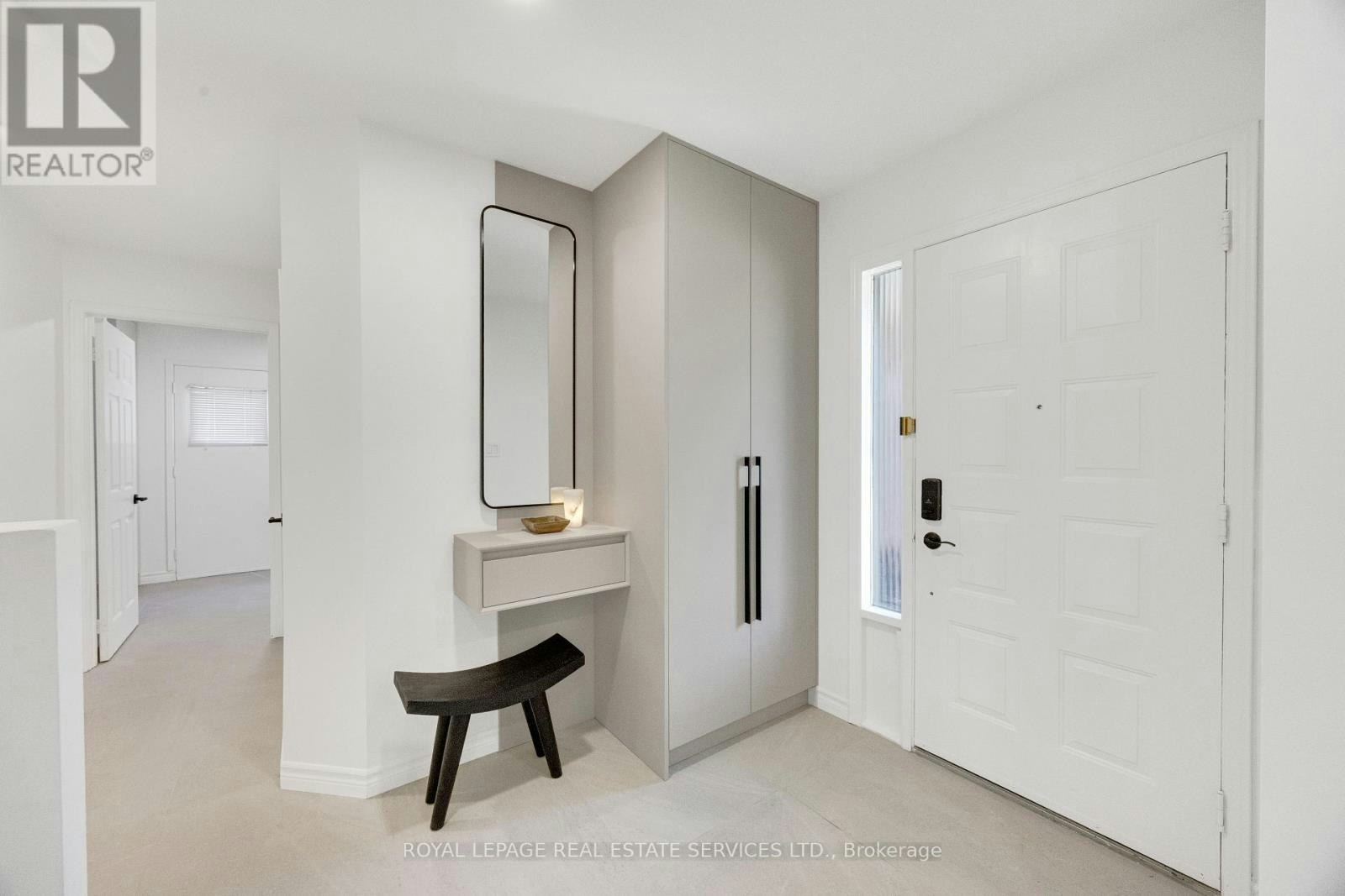 2048 Sixth Line, Oakville, ON, L6H 3N2 - 4