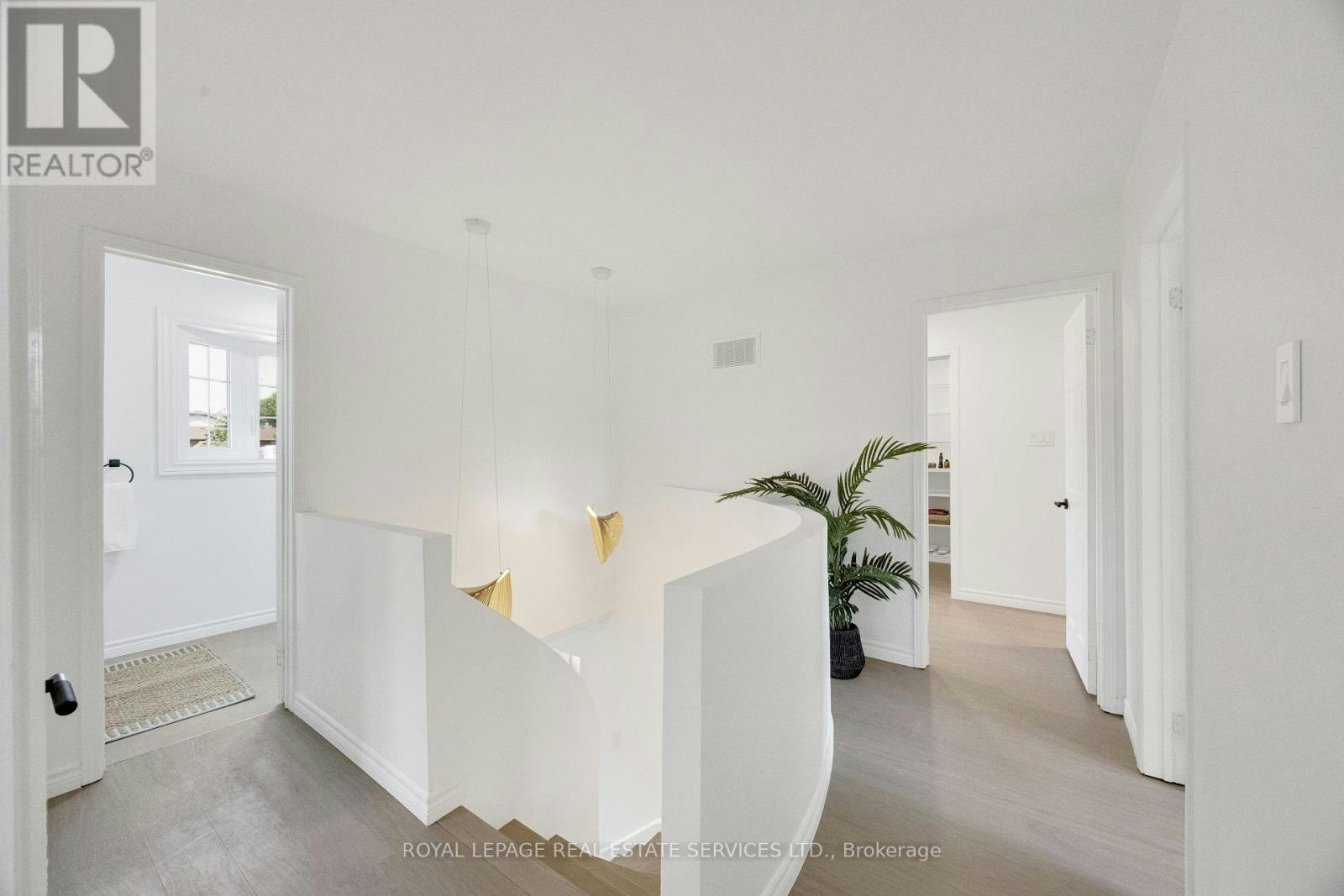 2048 Sixth Line, Oakville, ON, L6H 3N2 - 18
