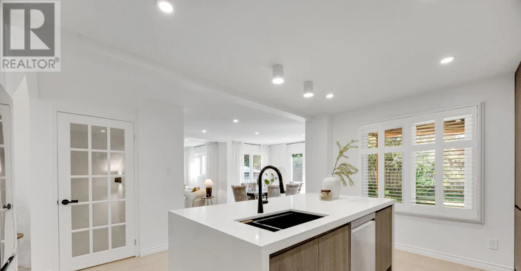 2048 Sixth Line, Oakville, ON, L6H 3N2 - 9