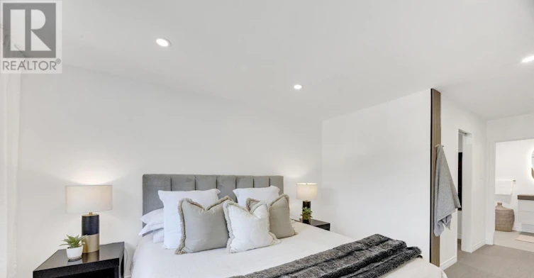 2048 Sixth Line, Oakville, ON, L6H 3N2 - 19