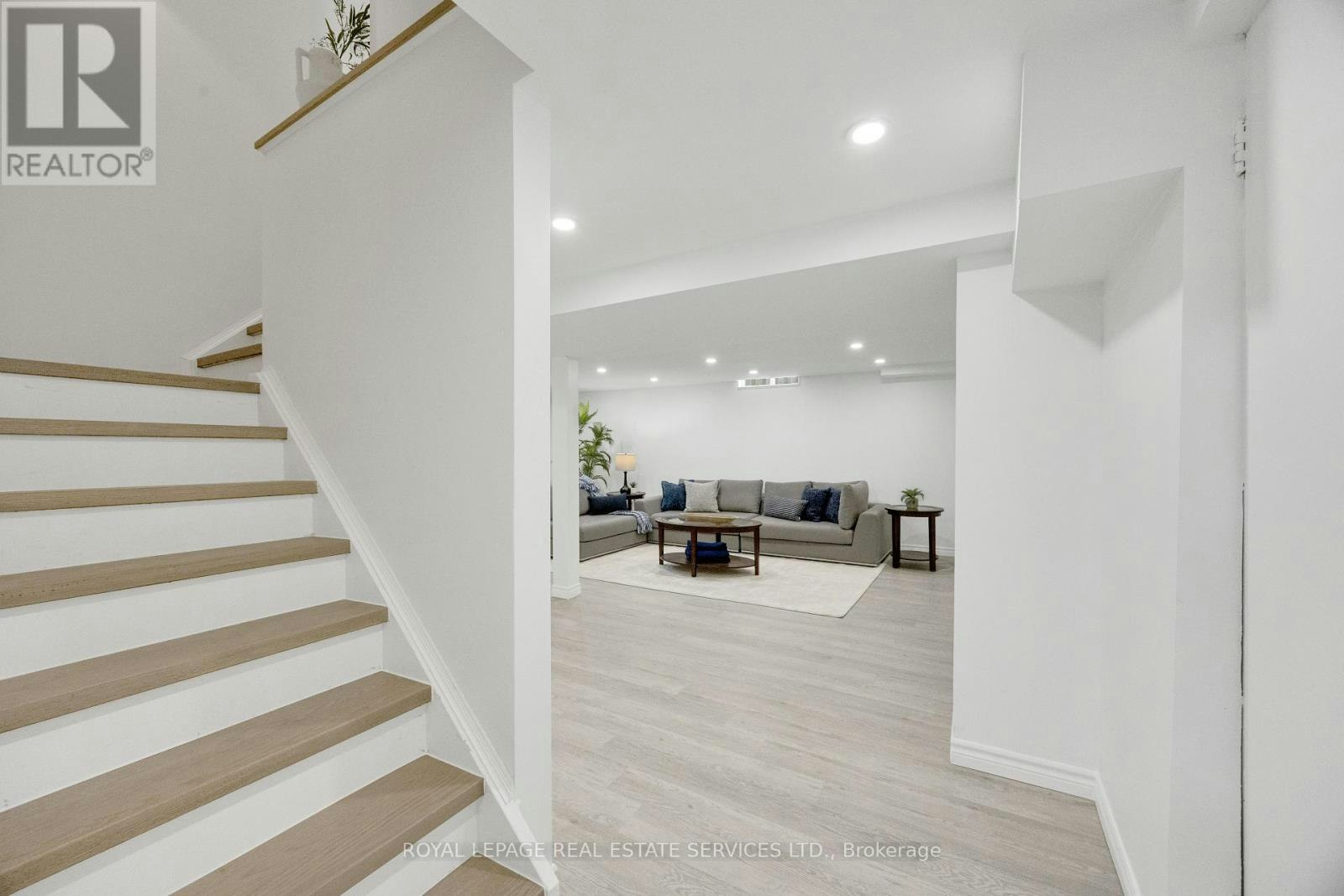 2048 Sixth Line, Oakville, ON, L6H 3N2 - 32
