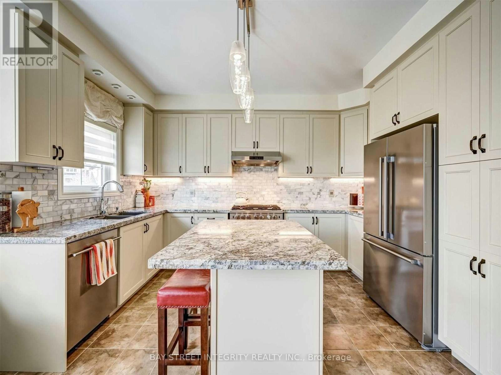 537 Stream Crescent, Oakville, ON, L6M 1N7