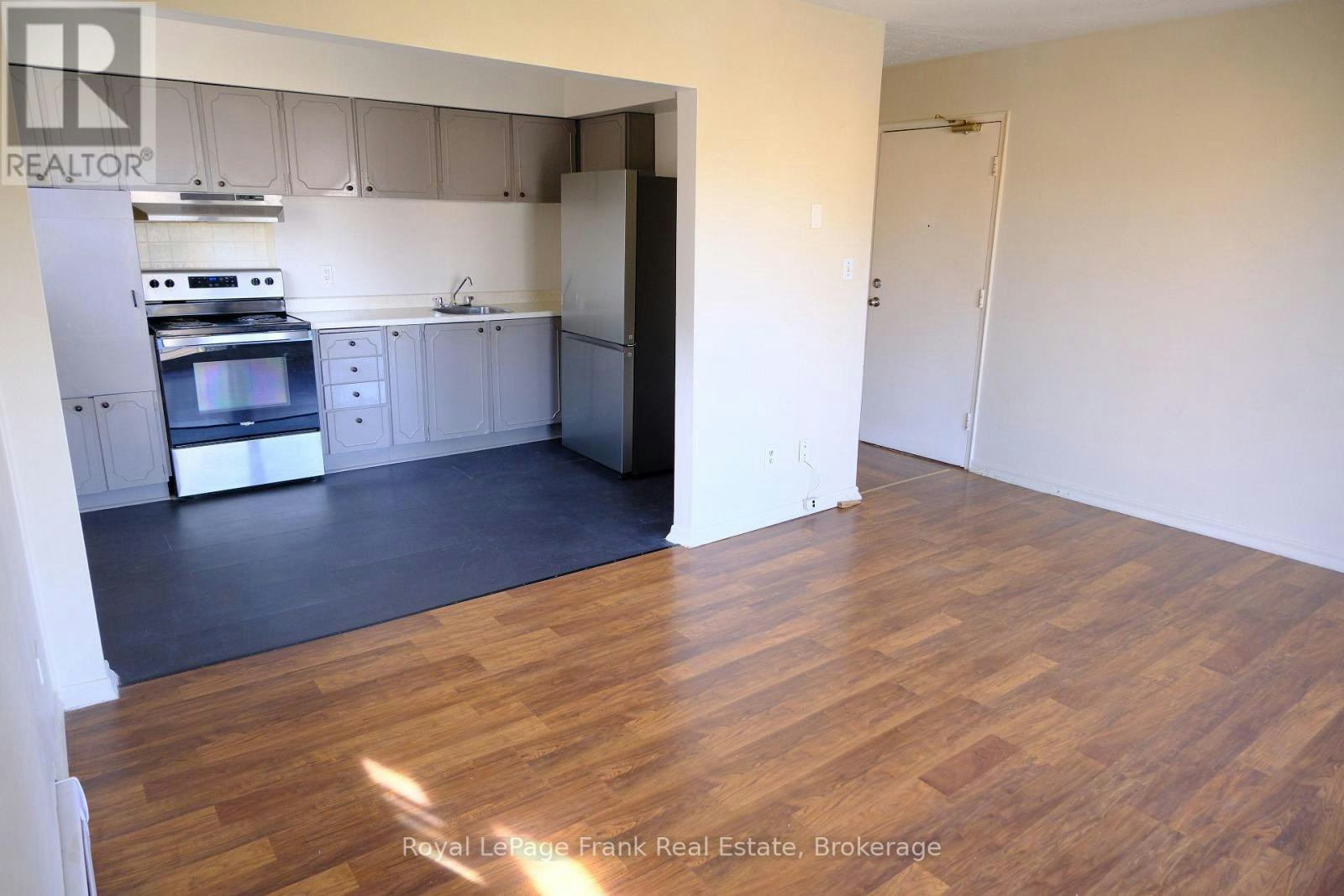 3-365 Elgin Court, Oshawa, ON, L1J 2P5 - 5
