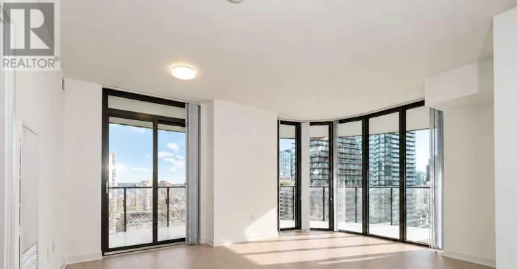 2002-11 Wellesley Street W, Toronto, ON, M4Y 1E8 - 11