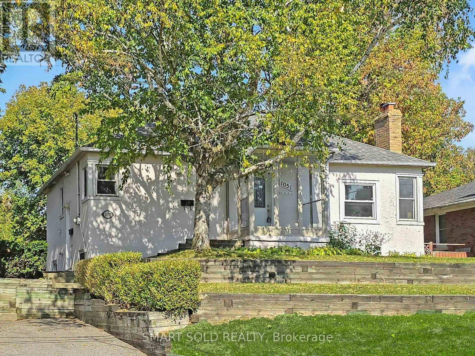1051 Janette Street, Newmarket, ON, L3Y 3C4