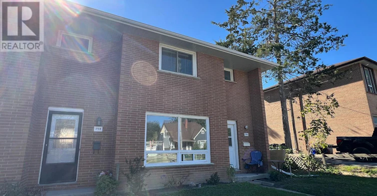 196 Owen Street, Barrie, ON, L4M 3J1 - 3