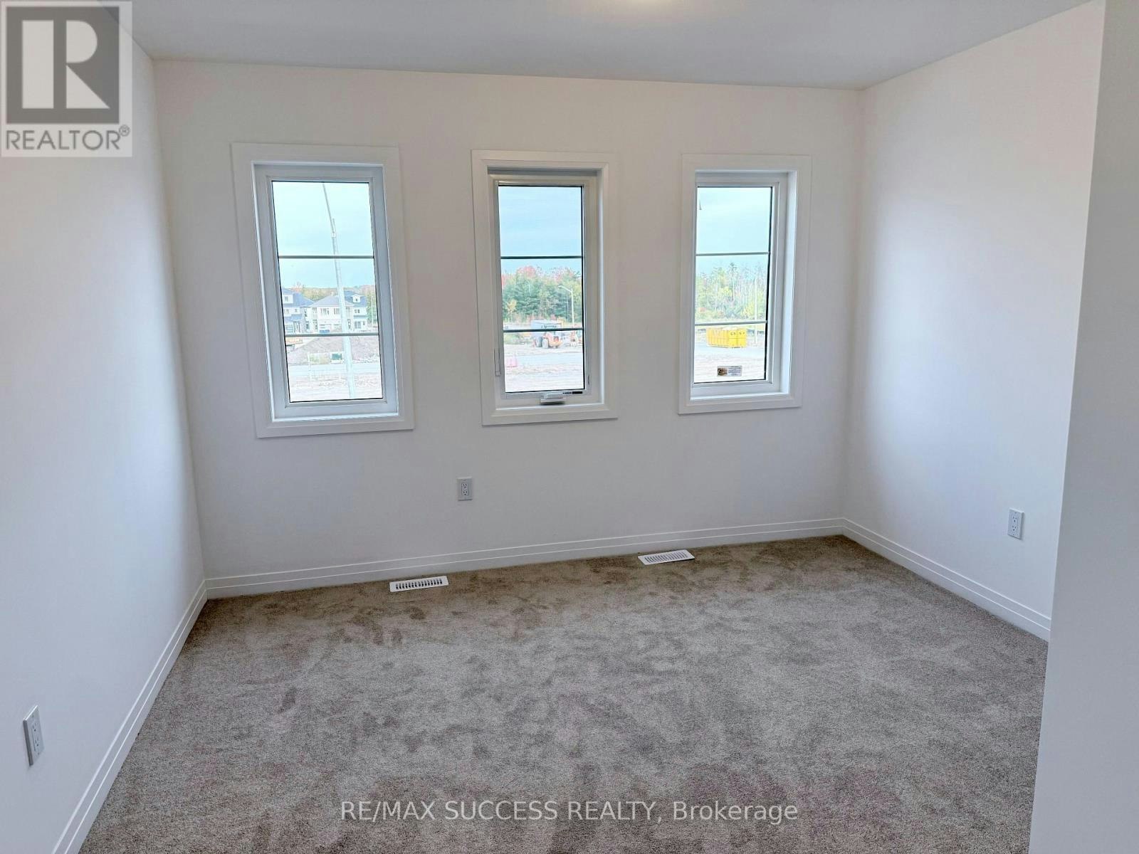 93 Flan Boulevard, Barrie, ON, L9J 0E1 - 3