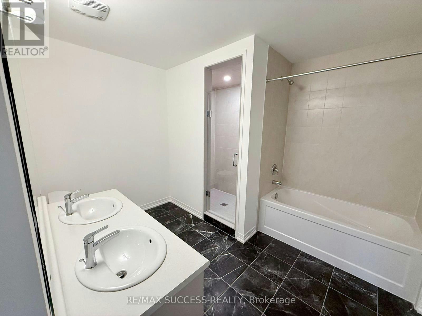 93 Flan Boulevard, Barrie, ON, L9J 0E1 - 2