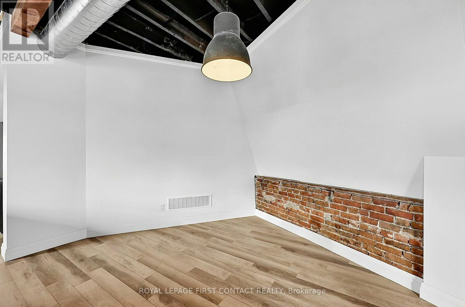 PENTHOUSE-87 Main Street, Penetanguishene, ON, L9M 1S8 - 11