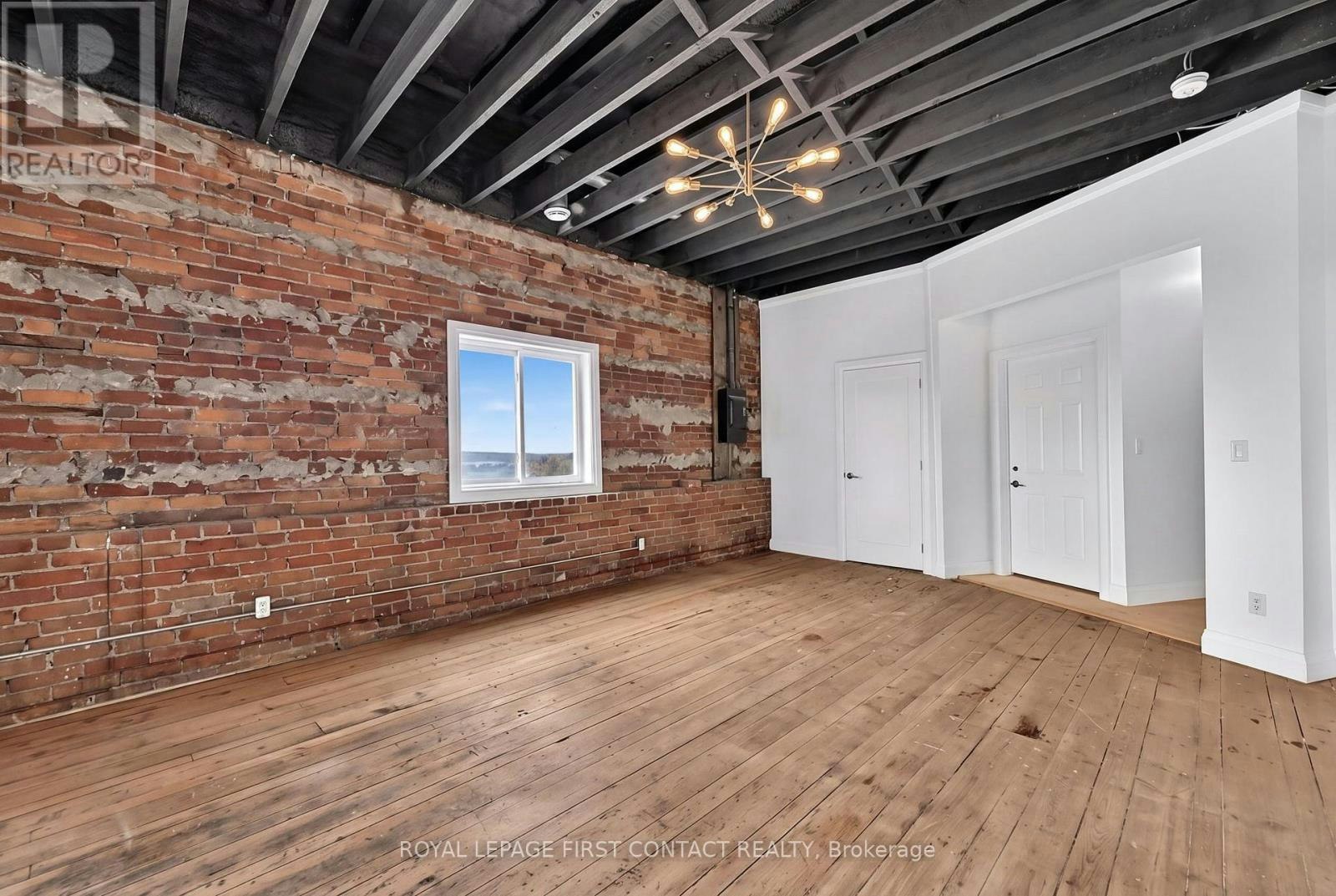 PENTHOUSE-87 Main Street, Penetanguishene, ON, L9M 1S8 - 15