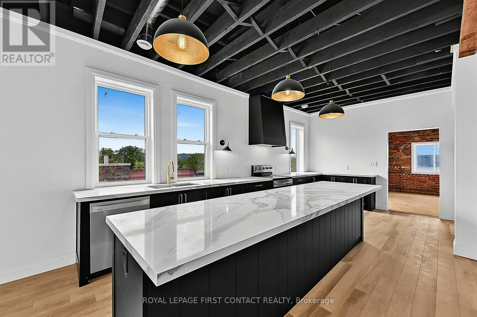 PENTHOUSE-87 Main Street, Penetanguishene, ON, L9M 1S8 - 7