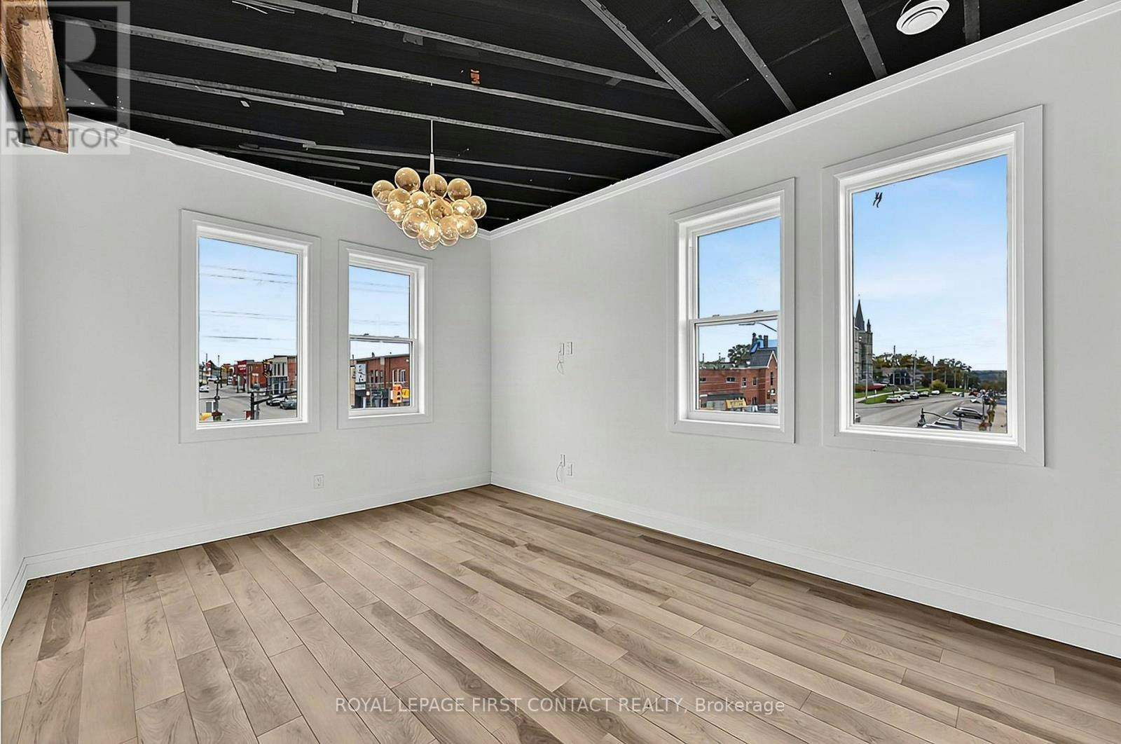 PENTHOUSE-87 Main Street, Penetanguishene, ON, L9M 1S8 - 12