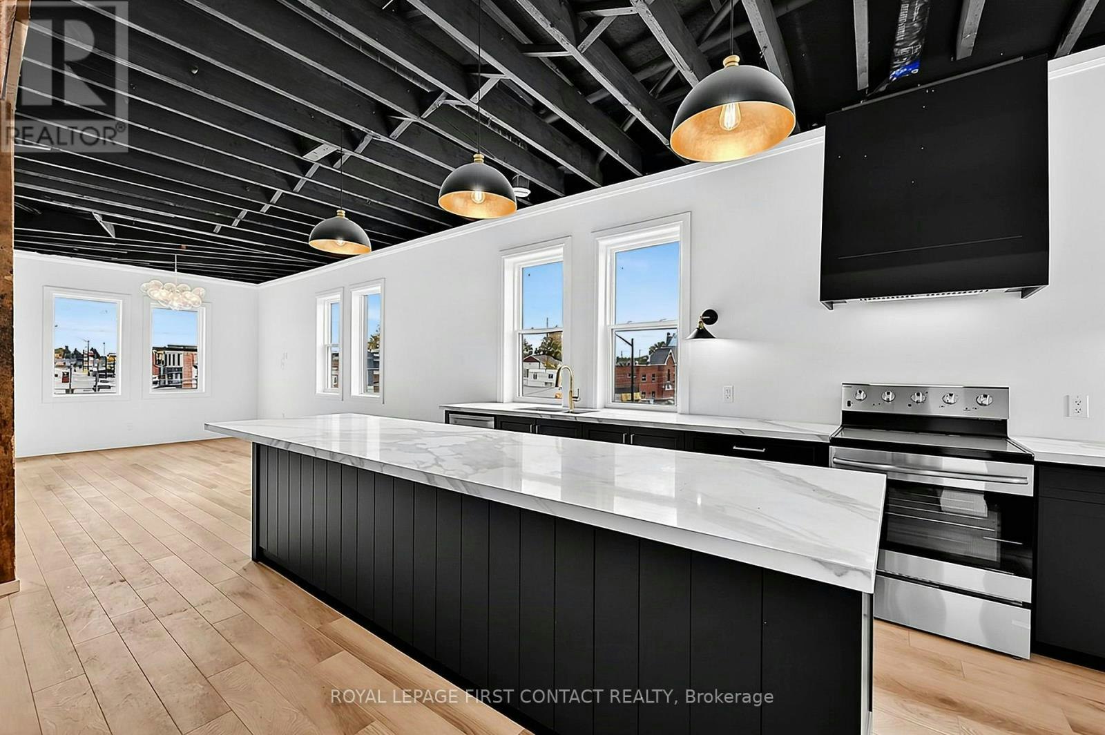 PENTHOUSE-87 Main Street, Penetanguishene, ON, L9M 1S8 - 5