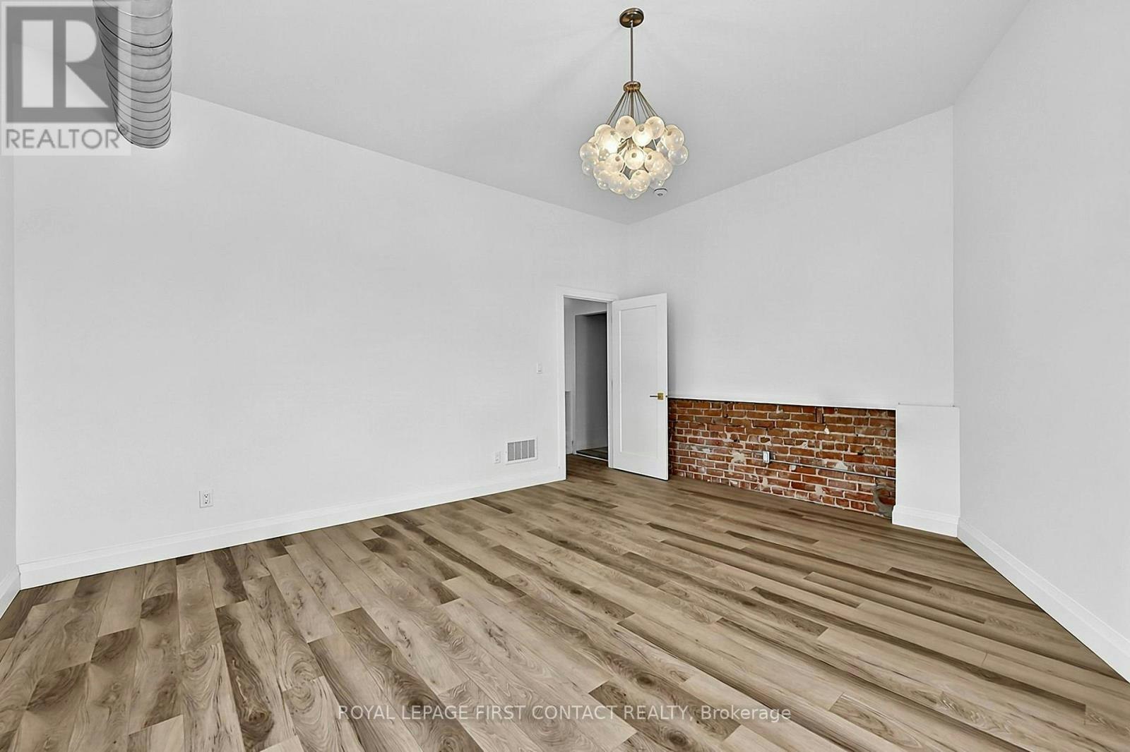 PENTHOUSE-87 Main Street, Penetanguishene, ON, L9M 1S8 - 25