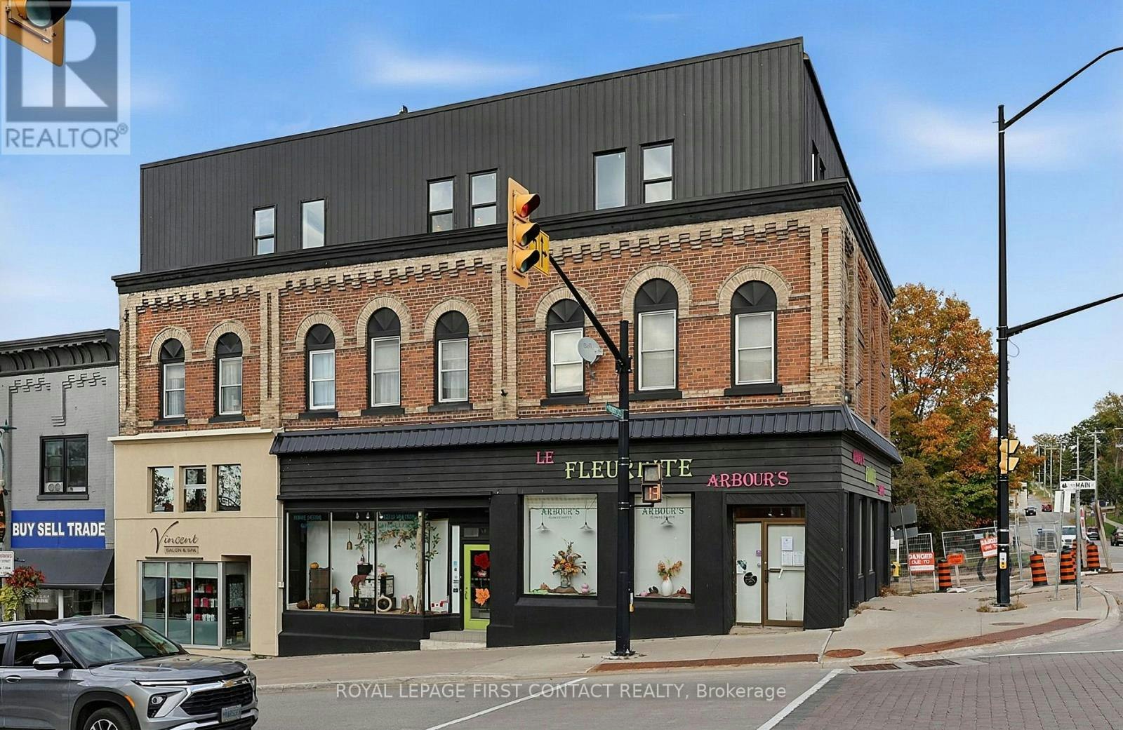 PENTHOUSE-87 Main Street, Penetanguishene, ON, L9M 1S8 - 2