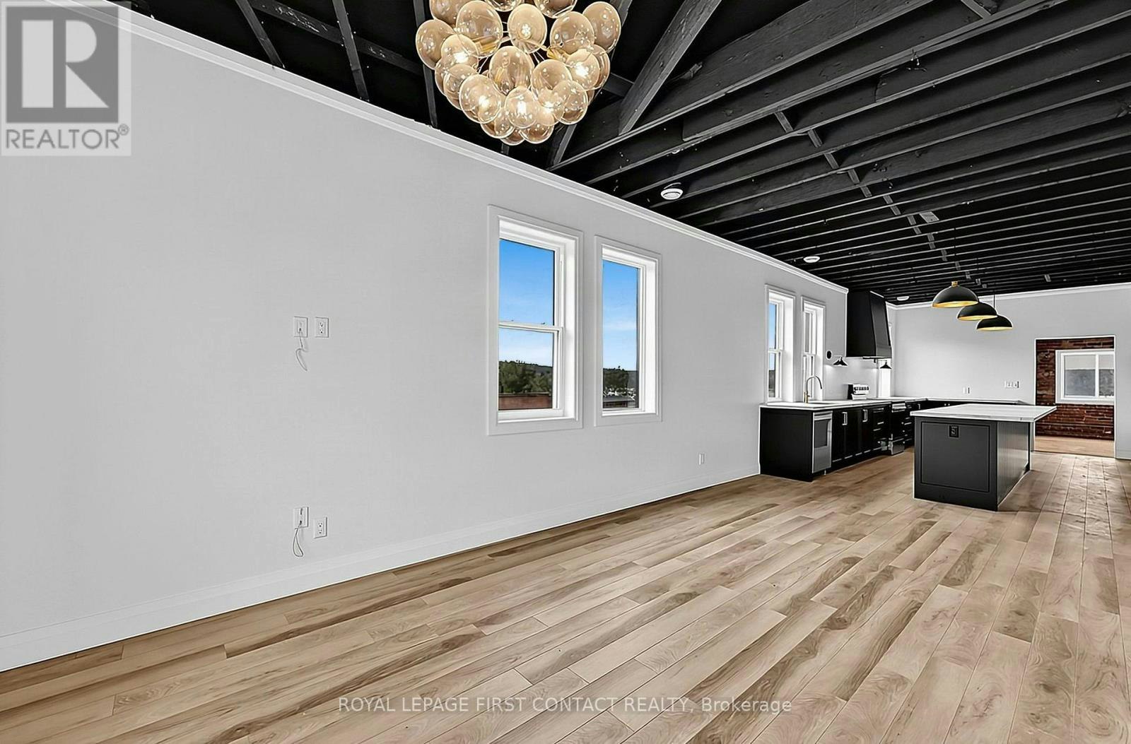 PENTHOUSE-87 Main Street, Penetanguishene, ON, L9M 1S8 - 14