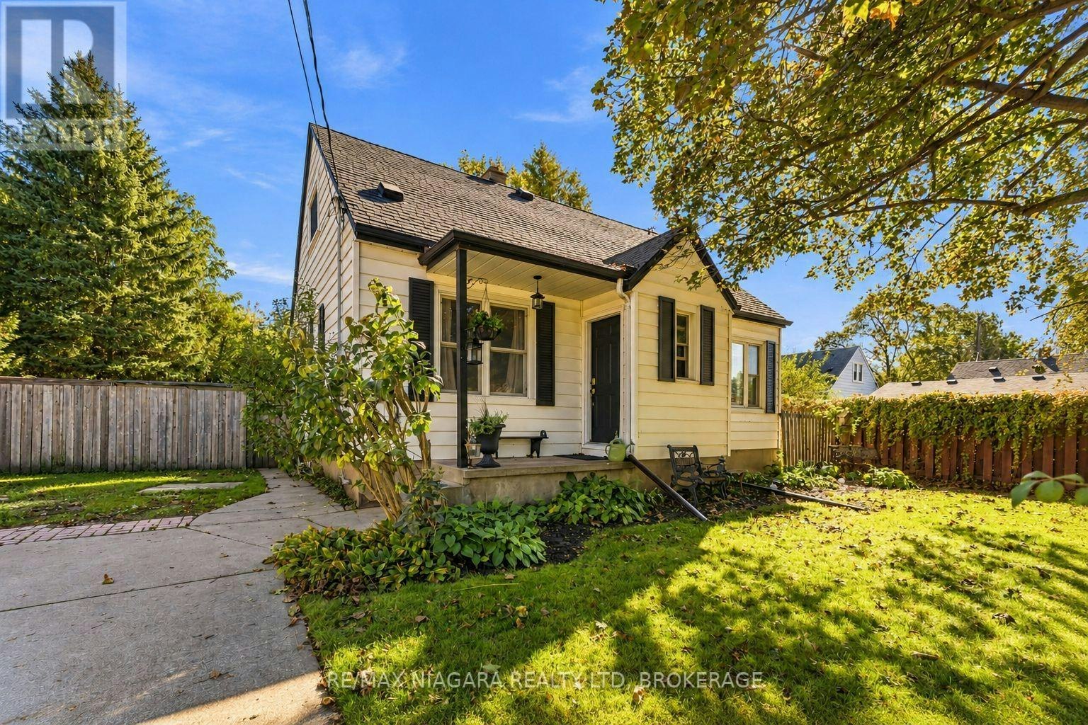 4 Walker Avenue, St. Catharines, ON, L2N 3L6