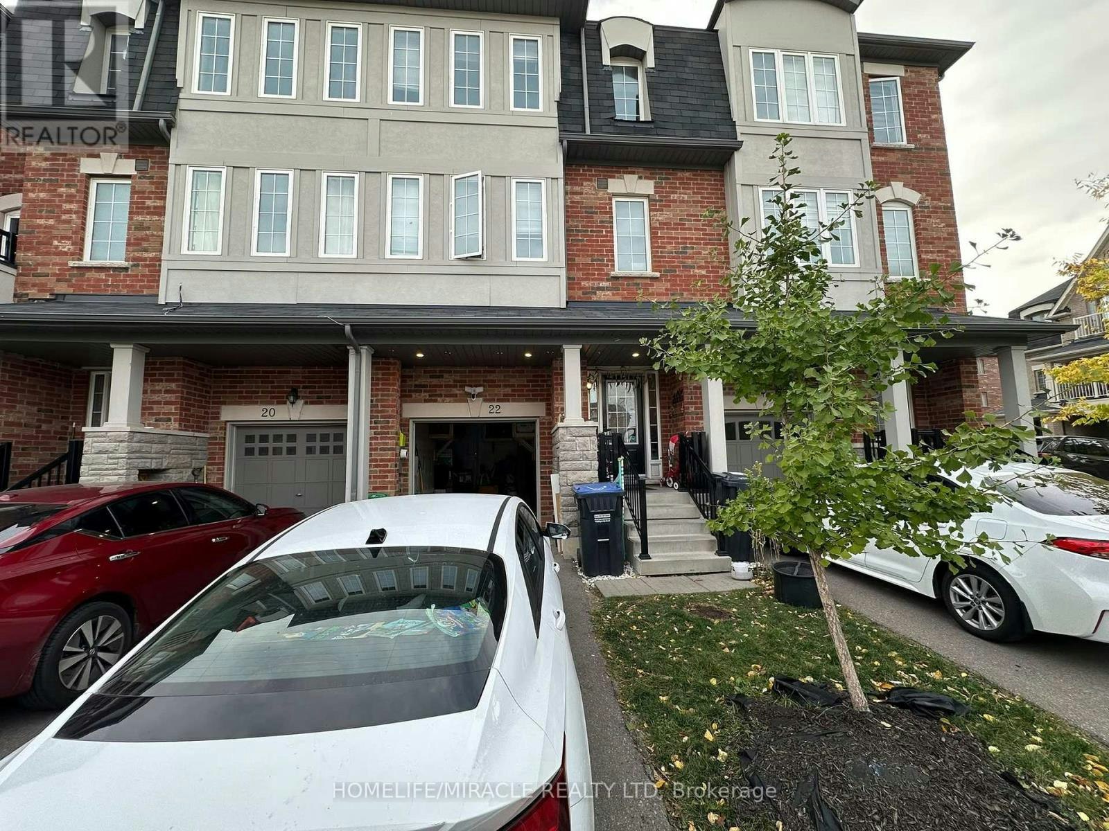22 Hobart Gardens, Brampton, ON, L6Z 0J1