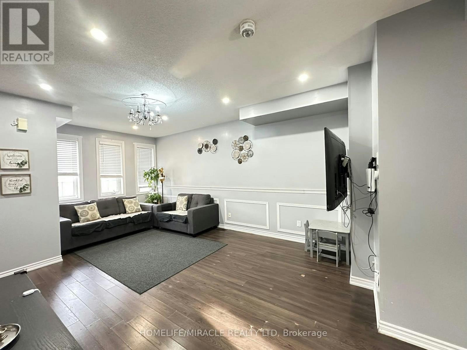 22 Hobart Gardens, Brampton, ON, L6Z 0J1 - 6