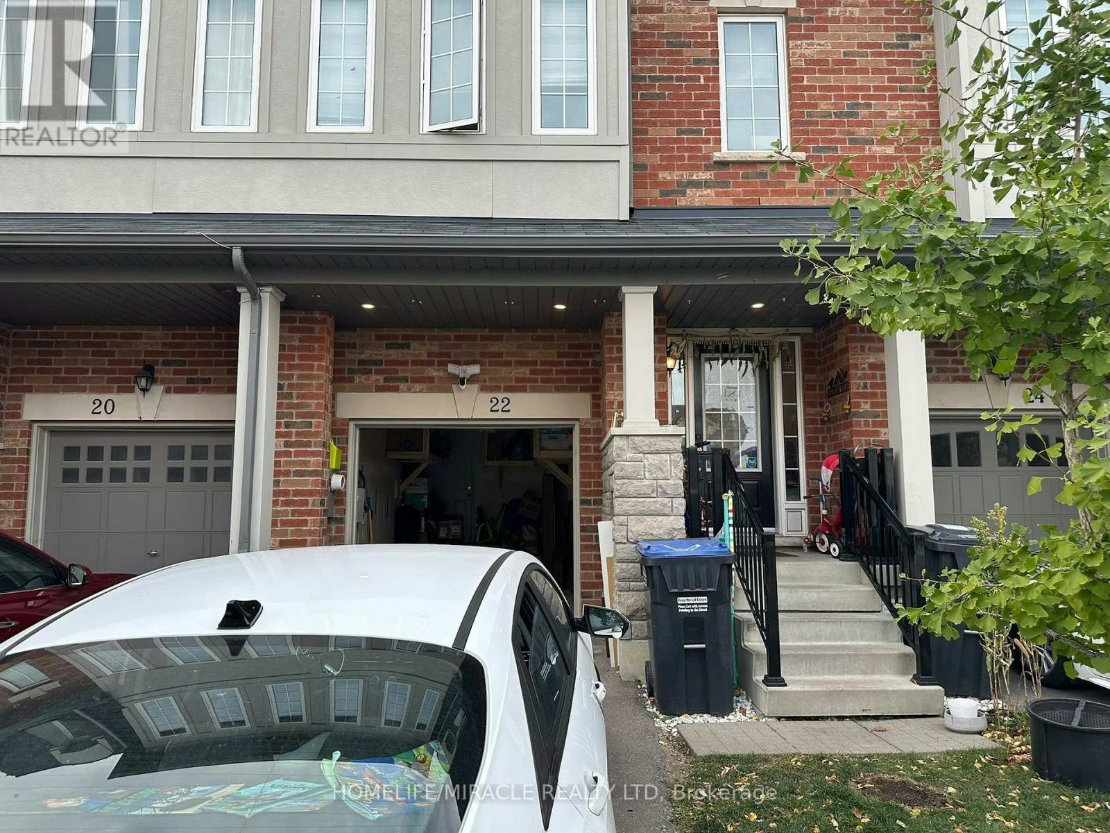22 Hobart Gardens, Brampton, ON, L6Z 0J1 - 3