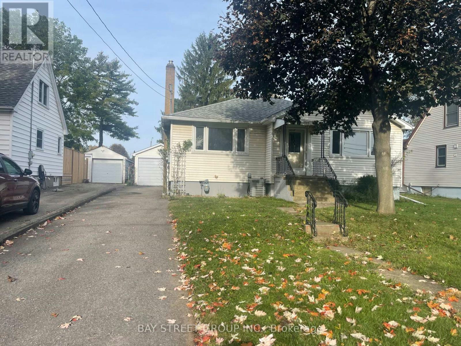 5137 Ontario Avenue, Niagara Falls, ON, L2E 3R7 - 3